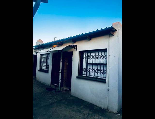 8 BEDROOM FREESTANDING FOR SALE IN BIRCH ACRES